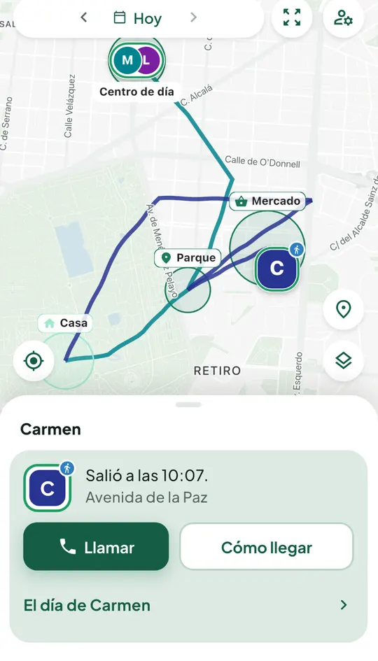 Mapa con los recorridos de varias personas de la familia, con Carmen resaltada, y su ficha con «Salió a las 10:07» y los botones «Llamar» y «Cómo llegar»